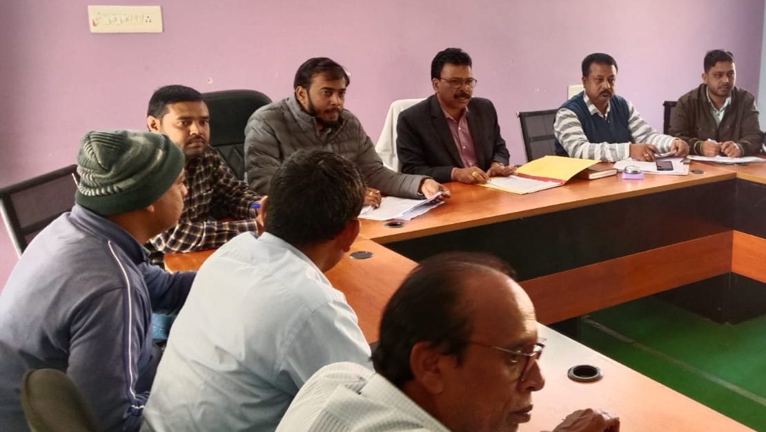 जामताड़ा प्रखंड सभागार में विकास योजनाओं को लेकर बीडीओ ने किया समीक्षा बैठक दिए कई दिशा निर्देश