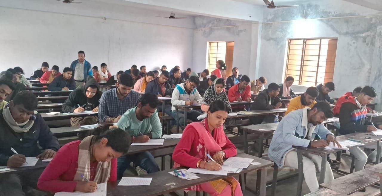 इग्नू अध्ययन केंद्र में दिसंबर सत्रांत परीक्षा शांतिपूर्ण माहौल में शुरू