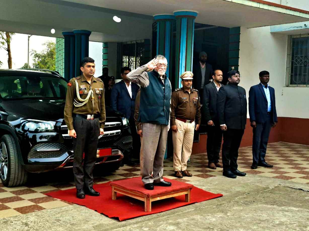 राज्यपाल के जामताड़ा दौरे से प्रशासनिक हलचल तेज, विकास व कानून-व्यवस्था पर हुई अहम चर्चा