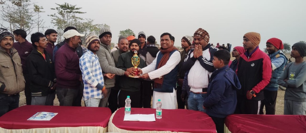 धुतला क्रिकेट मैदान में खेल उत्सव का समापन, अजय 11 ने जीता खिताब