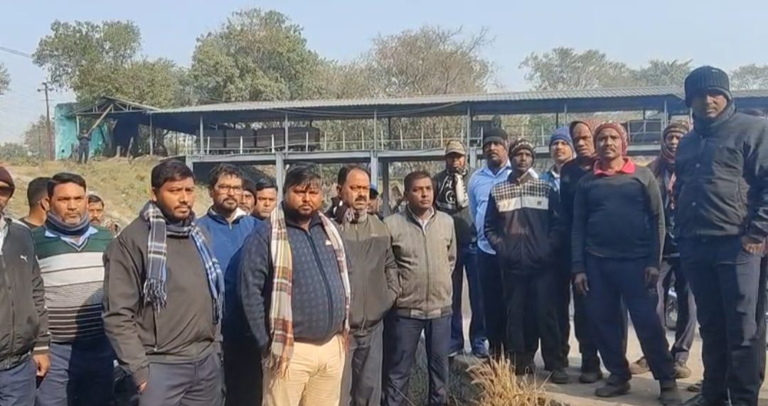 कुमारधुबी में चोरों का बेखौफ तांडव, भाग्यलखी इंकलाइन के मजदूरों का फूटा गुस्सा, चिरकुंडा थाना घेराव के दौरान बवाल