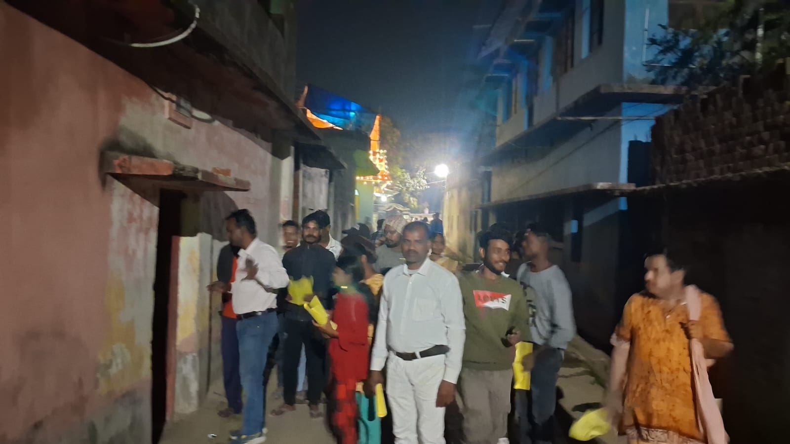 स्वास्थ्य केंद्र के पुनः संचालन और पॉकेट गेट खुलवाने का वादा, लक्ष्मण प्रसाद का जनसंपर्क तेज