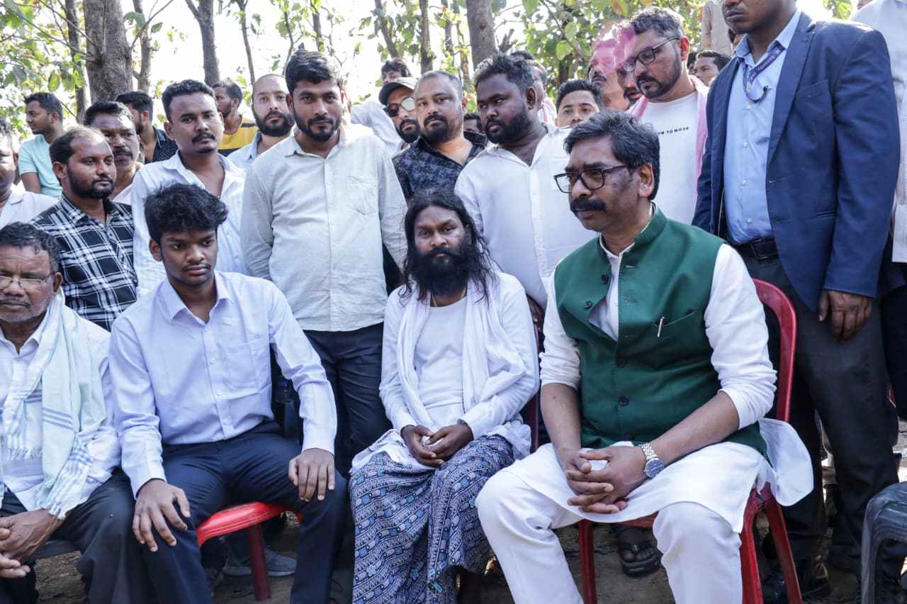 जिलिंगोड़ा में शोक की लहर: मुख्यमंत्री ने वीर सोरेन को दी श्रद्धांजलि