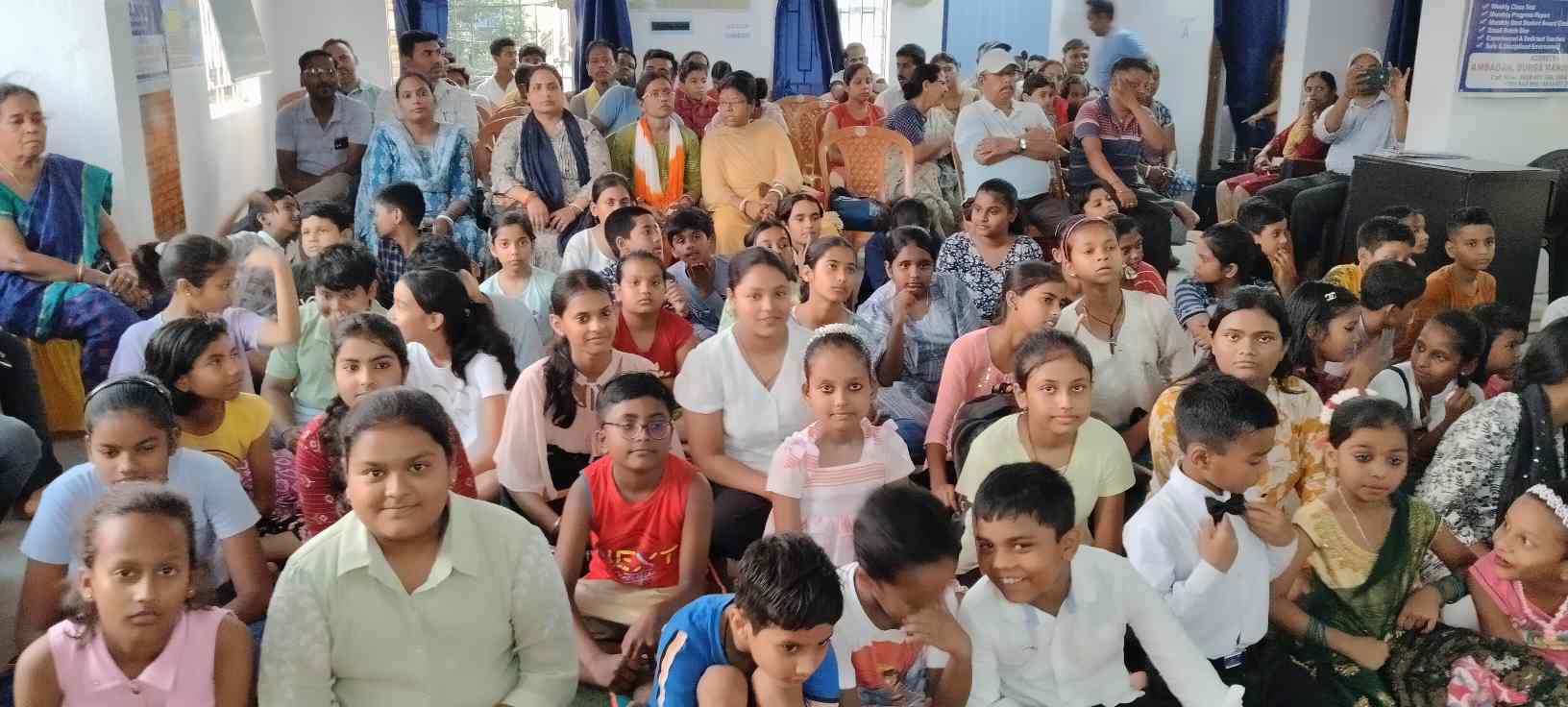 स्मार्ट गुरुकुल एकेडमी में प्रतिभा का उत्सव: बच्चों ने दिखाया हुनर और आत्मविश्वास