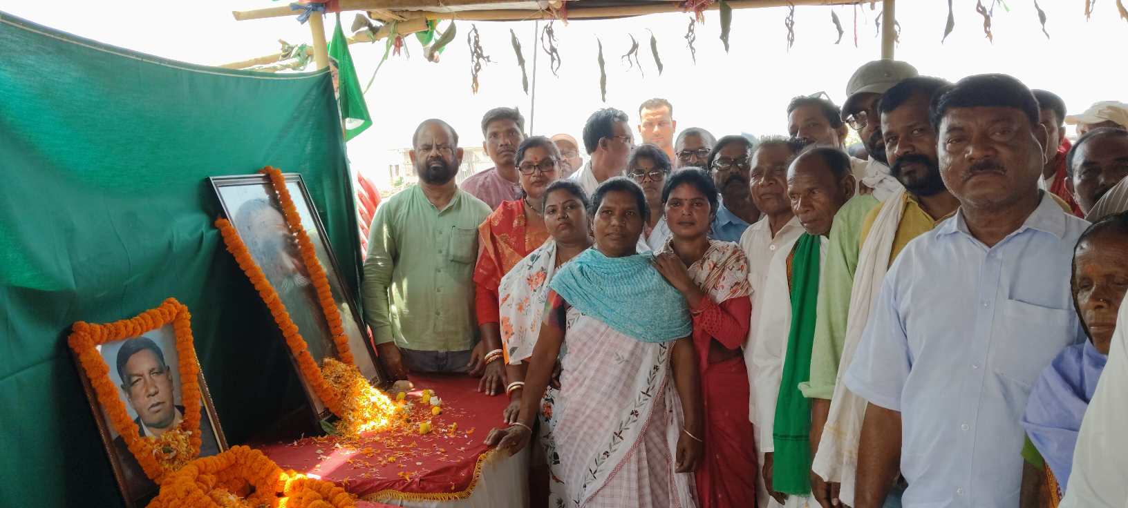 श्रद्धा और स्मृति का संगम: श्यामलाल हेंब्रम की पुण्यतिथि पर झामुमो कार्यकर्ताओं ने दी भावभीनी श्रद्धांजलि