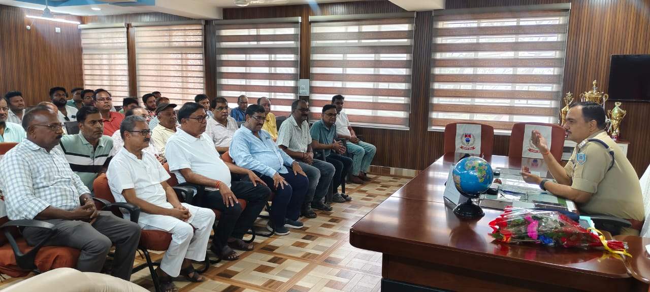 व्यवसायियों की सुरक्षा पर पुलिस सख्त, जामताड़ा में एसपी ने की अहम बैठक