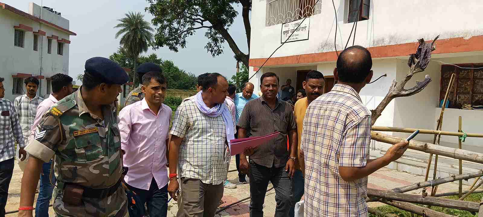 घूस लेते ही बिछा एसीबी का जाल: मनरेगा के जेई पांच हजार रुपये के साथ गिरफ्तार