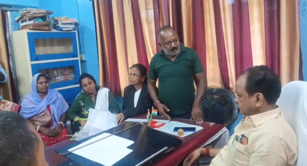 लो वोल्टेज की शिकायत पर हरकत में आए स्वास्थ्य मंत्री, बिजली विभाग पहुंचकर अधिकारियों से की जवाबदेही, जल्द समाधान का भरोसा