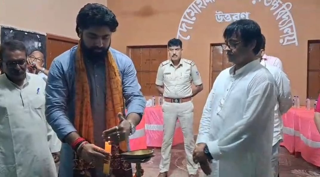नई उड़ान का उत्सव: दोमोहानी केलजोड़ा हाई स्कूल में नवप्रवेशी छात्रों का भव्य स्वागत, विधायक अरीजीत राय ने बढ़ाया उत्साह