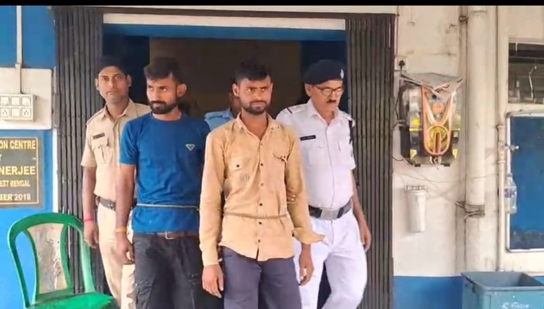 दुबुर्डीही चेकपोस्ट पर पुलिस की बड़ी कार्रवाई, 15 मवेशियों से भरा ट्रक जब्त; चालक-खलासी गिरफ्तार