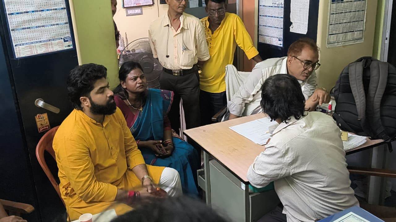 ग्रामीण विकास की हकीकत जानने अचानक पंचायत पहुंचे विधायक, लंबित योजनाओं का लिया जायजा
