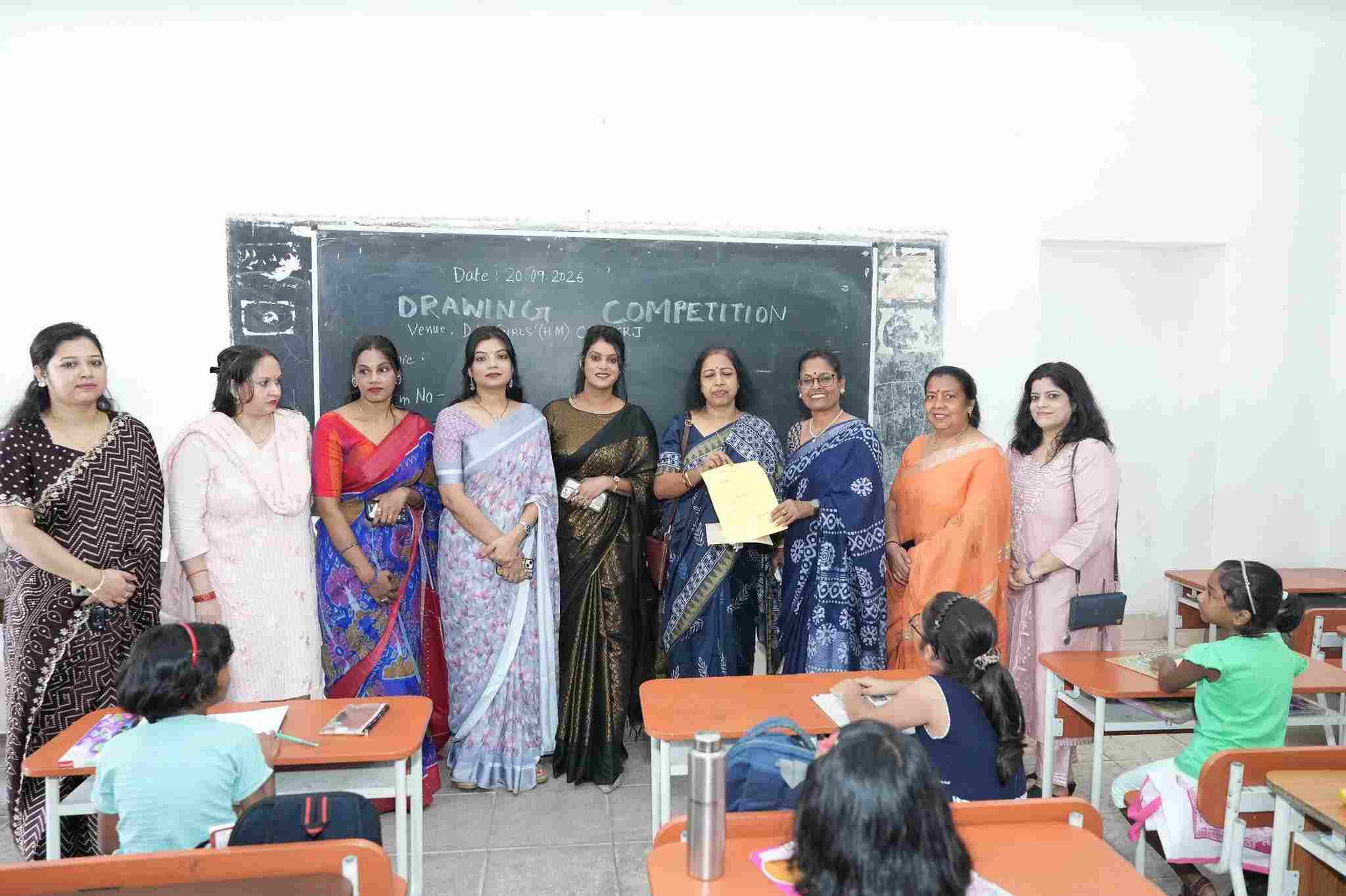 चित्तरंजन में 170 बच्चों ने दिखाई चित्रकारी की प्रतिभा, विजेताओं को प्रशस्ति पत्र व नकद पुरस्कार से किया सम्मानित